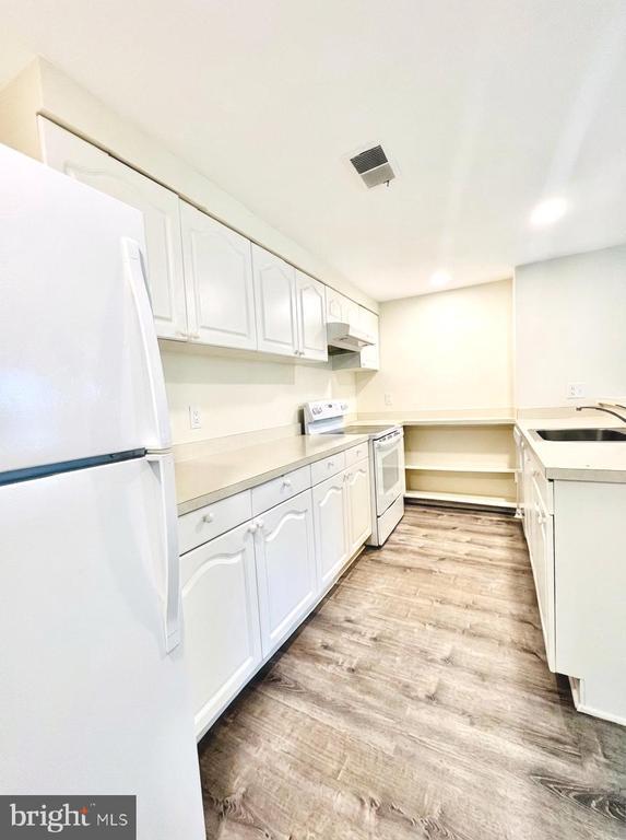 Building Photo - 4342 Pembrook Village Dr