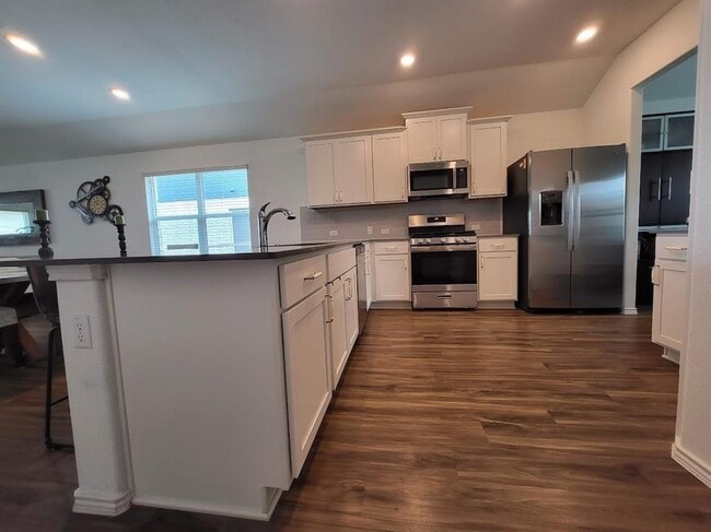 Building Photo - 5421 Bellissima Way