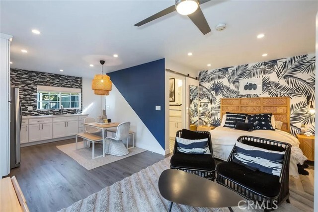 Building Photo - 7403 El Manor Ave