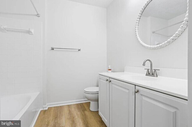 Building Photo - 15 Silver Birch Ct