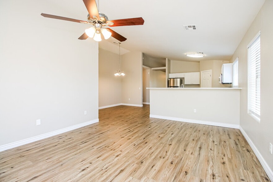 Building Photo - 10134 E Caballero St