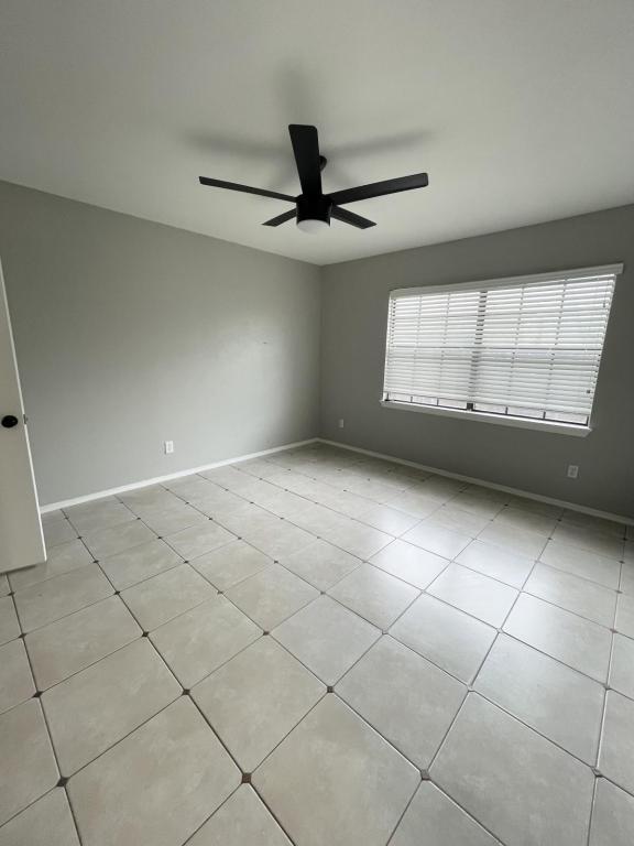 Building Photo - 403 Justice Dr