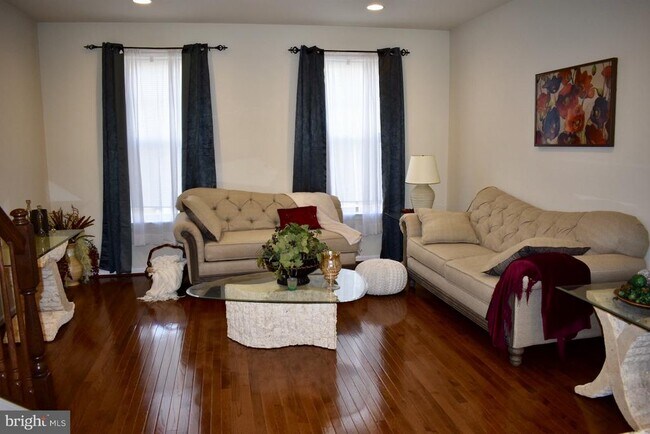 Building Photo - 517 Pebblebrook Ln