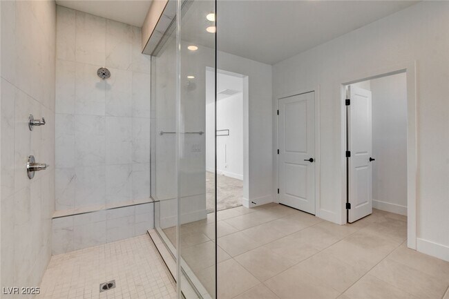 Building Photo - 1305 Azure Jay Ave