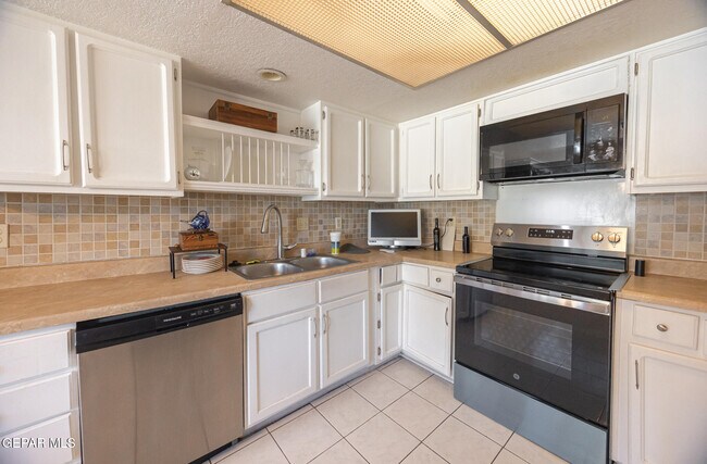 Building Photo - 2009 Bobby Jones Dr