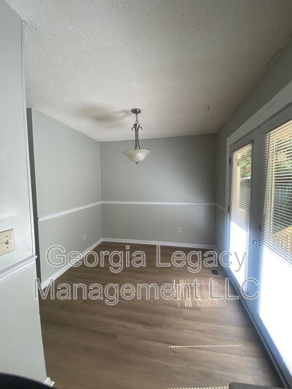 Building Photo - 300 Letourneau Dr