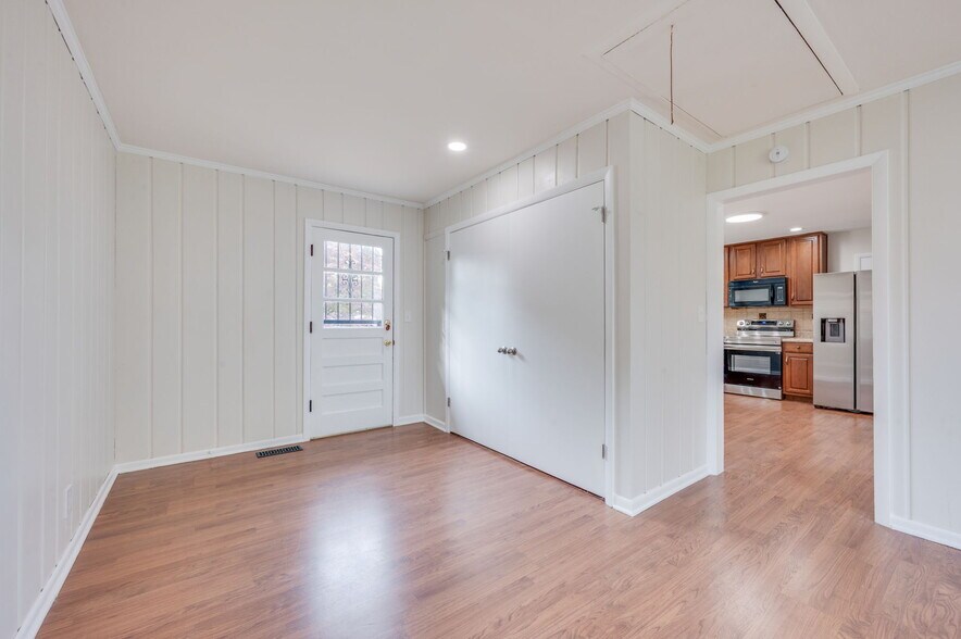 Building Photo - 5003 Hasty Dr