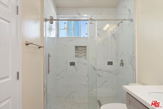 Building Photo - 2207 W 20th St