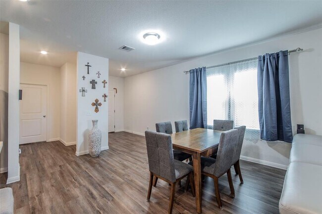 Building Photo - 298 Shiro Dr