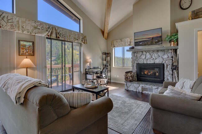 Building Photo - Lakeview condo in Incline Village