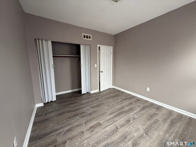 Building Photo - 5 Winter St