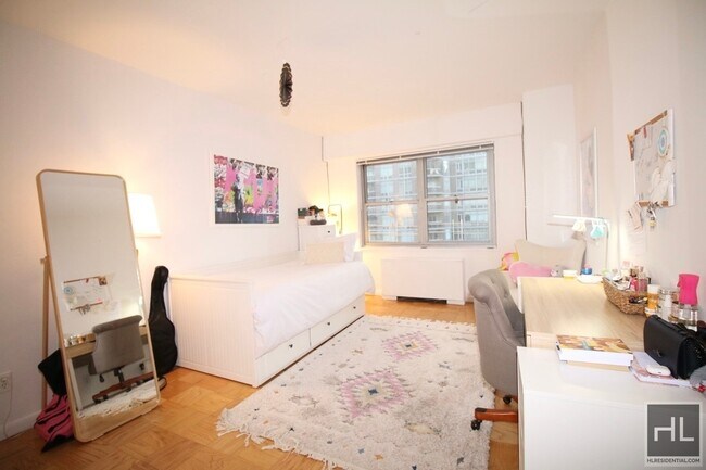 Building Photo - East 64th Street