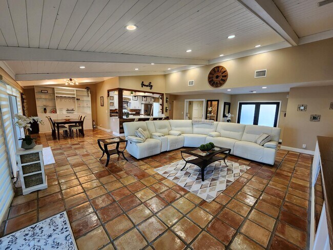 Building Photo - 7401 Corkwood Terrace