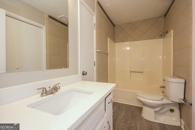 Building Photo - 2300 Leaf Land Dr