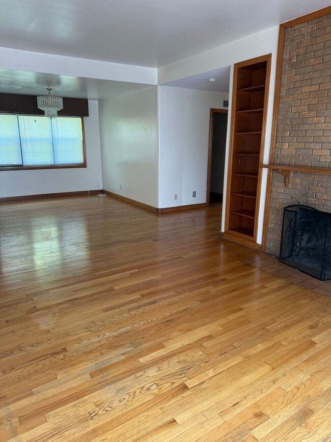 Building Photo - 5505 Grand Ave