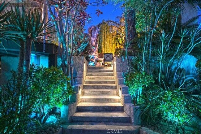 Building Photo - 281 Ledroit St