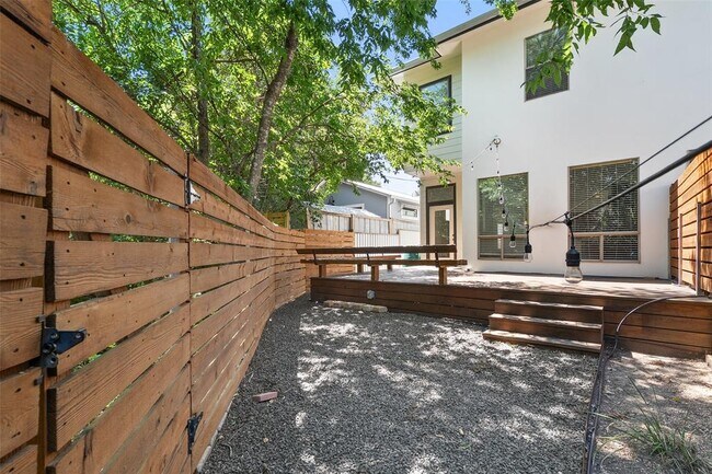 Building Photo - 2209 Thornton Rd