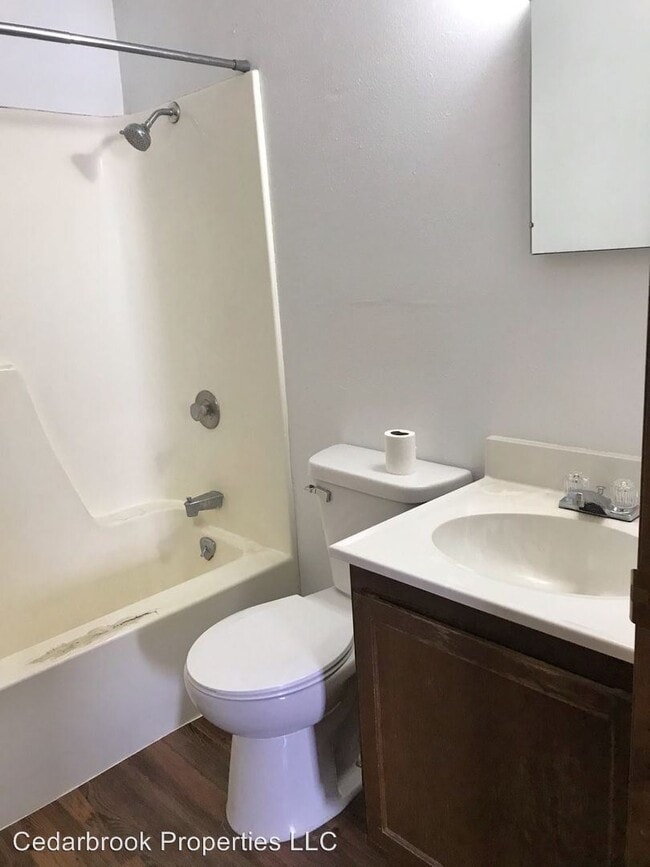 Building Photo - 2 br, 1 bath Apartment - 425 6th Ave S