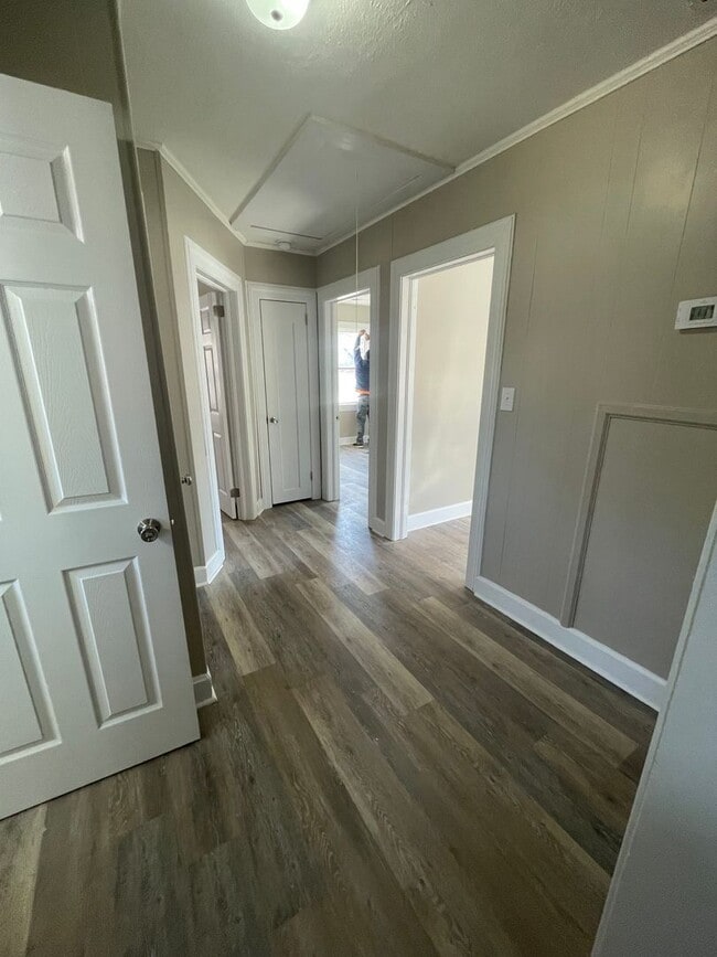 Building Photo - 512 Macon St S