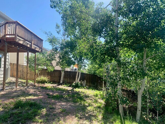 Building Photo - *STUNNING* COMPLETELY REMODELED 3 BEDROOM ...