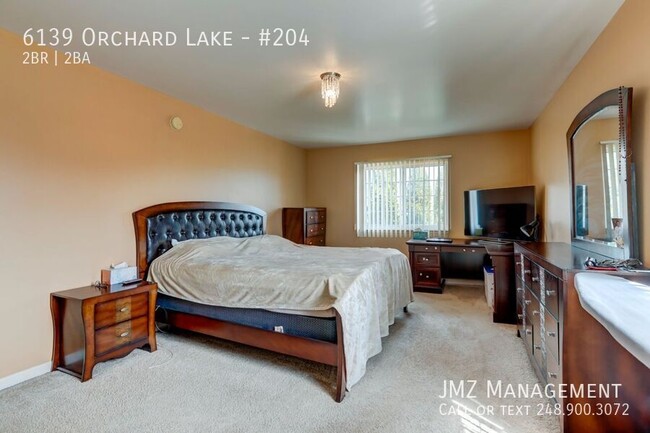 Building Photo - Wonderful West Bloomfield Condo