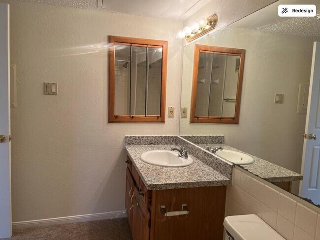 Building Photo - 2826 S Bartell Dr