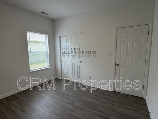 Building Photo - 3242 Somers Dr