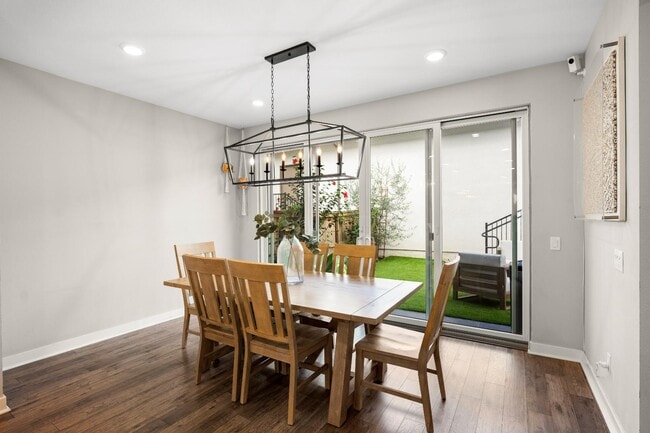 Building Photo - 10553 San Jose St