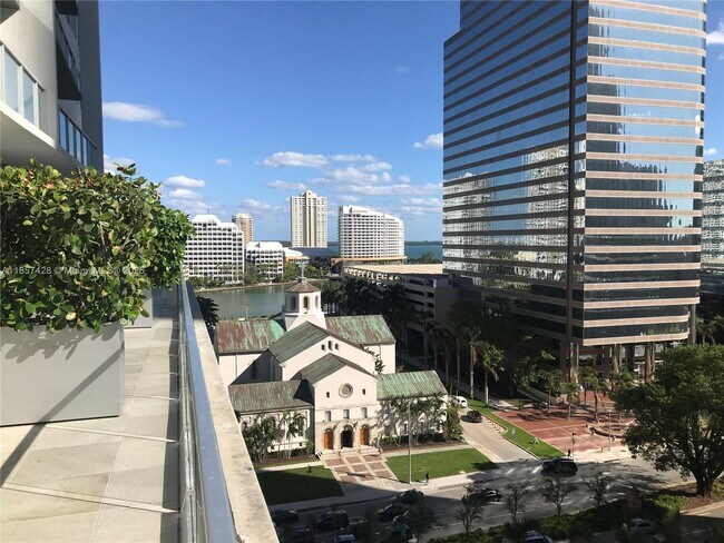 Building Photo - 500 Brickell Ave