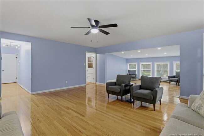 Building Photo - 1829 Martindale Dr