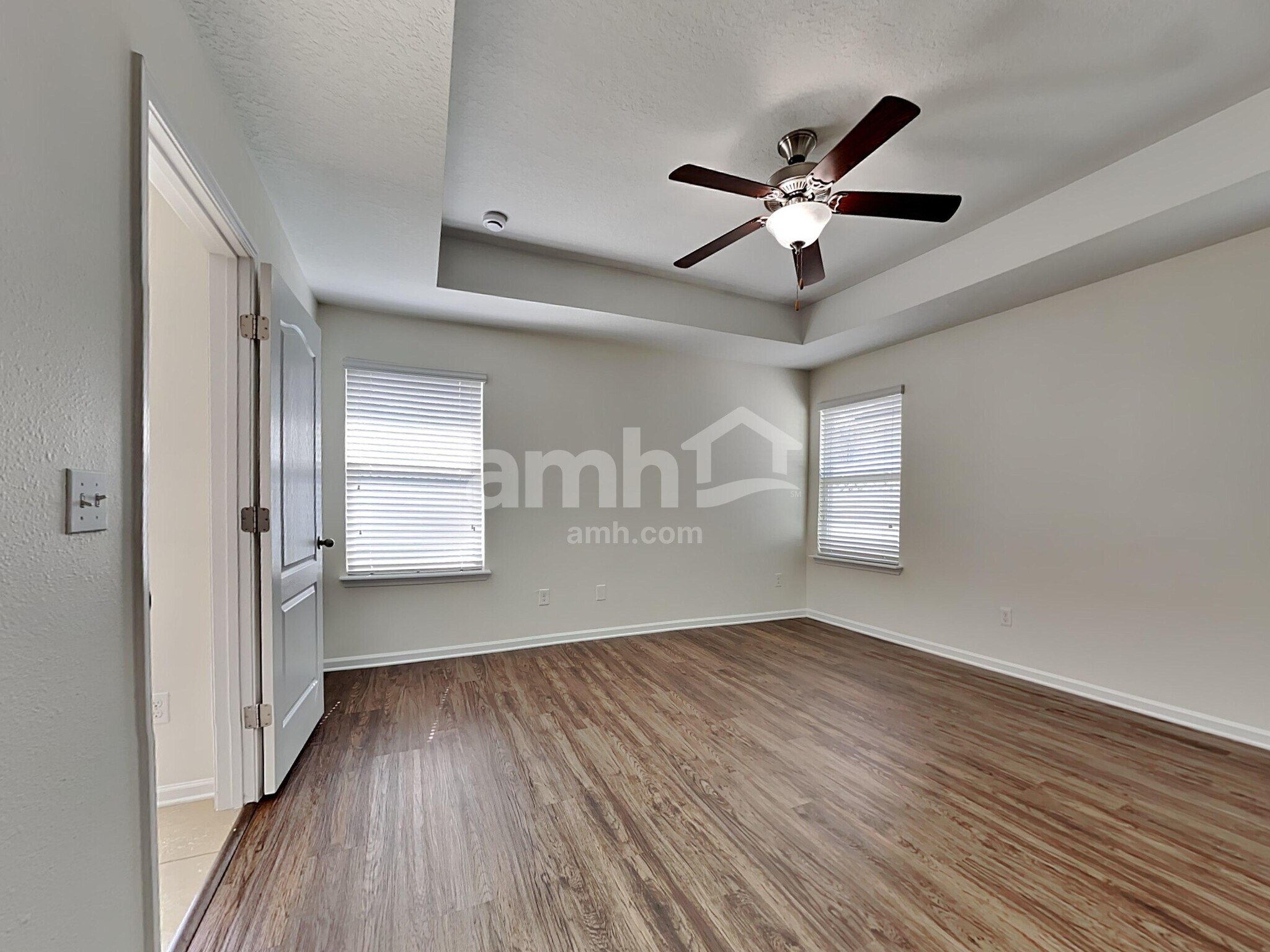 Building Photo - 851 Glendale Ln