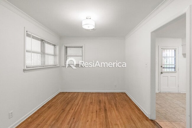 Building Photo - Newly Renovated 3/2 in Whitehaven
