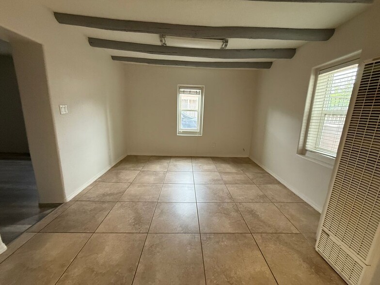 Building Photo - 1155 Calle San Lorenzo