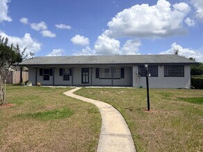 Building Photo - Beautifully Remodeled and updated Longwood beauty!  Call SHEILA C 407-687-7900