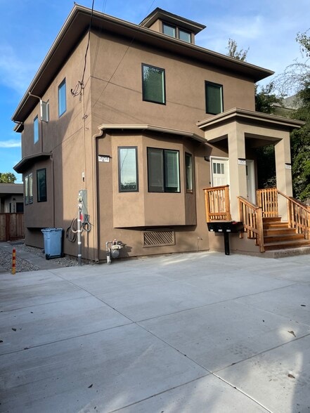 Primary Photo - 1825 Berkeley Way
