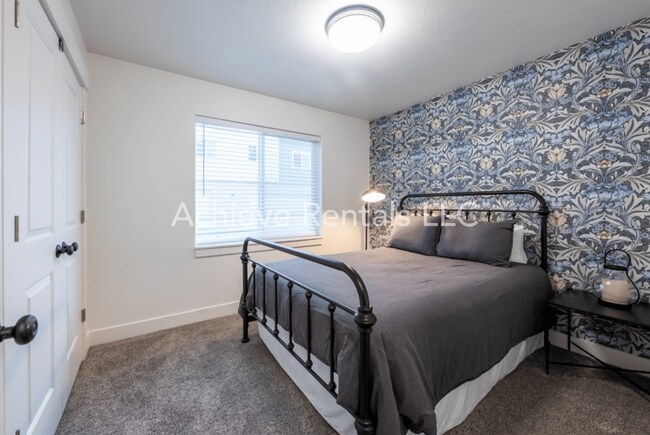 Building Photo - Single Family Rental in Wolfpack Crossing | Near Utah State and Hospitals