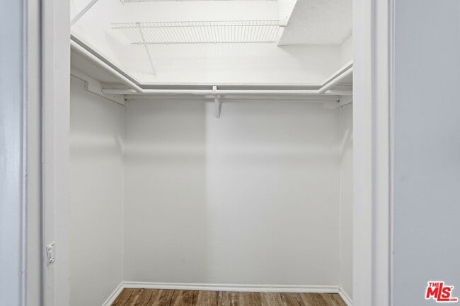 Building Photo - 5460 White Oak Ave