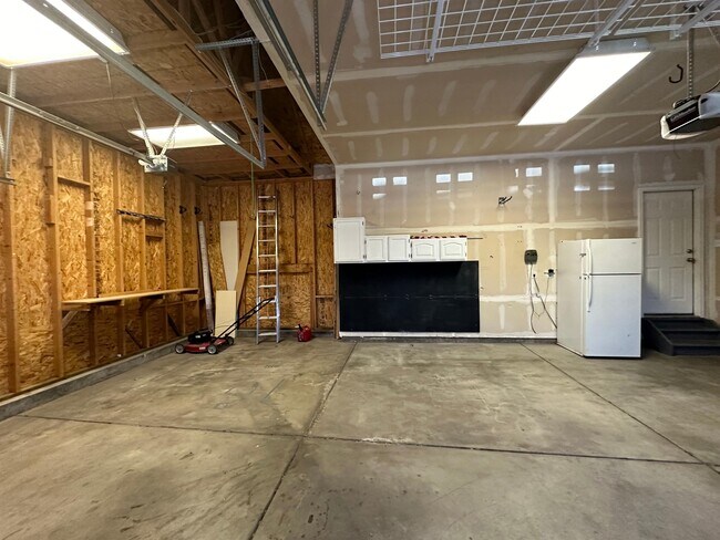 Building Photo - 16740 Firebrick Dr