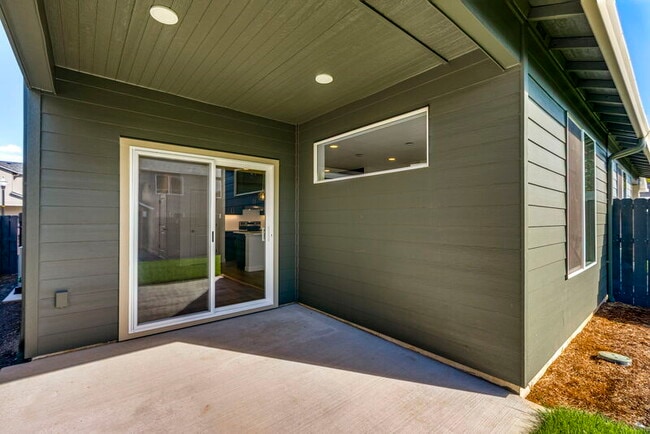 Building Photo - 1843 NW 18th Way