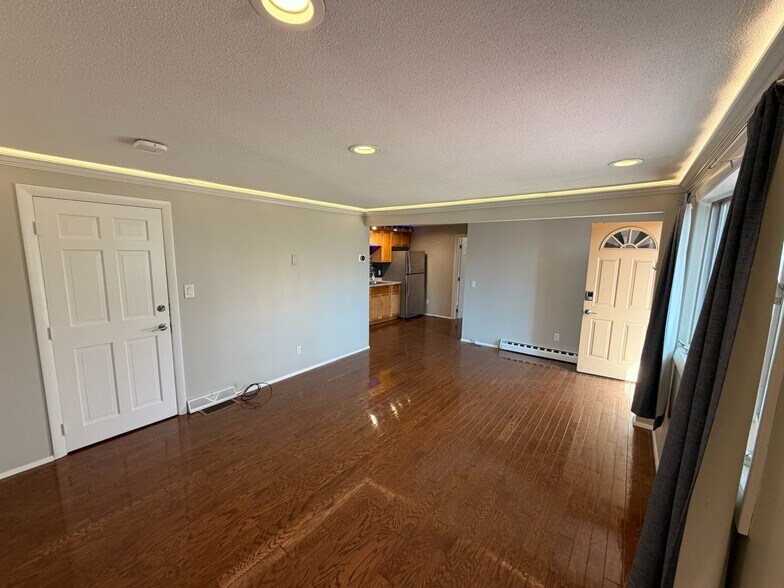 Building Photo - 828 Ridge Rd