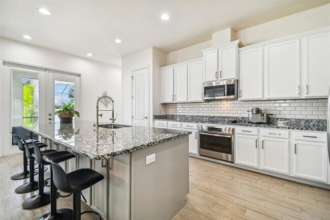 Building Photo - 10627 Mistflower Ln