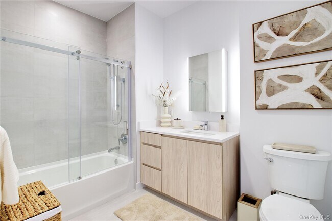 Building Photo - 333 Warner Ave