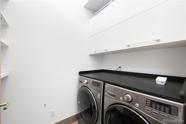 Building Photo - 947 S Gilpin St