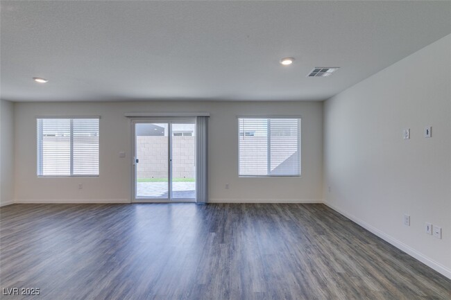 Building Photo - 2646 Snapdragon Fls Ave