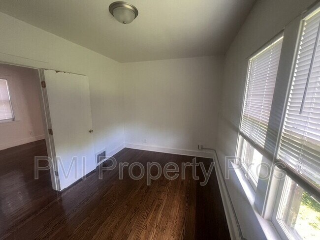 Building Photo - 3138 N 11th St