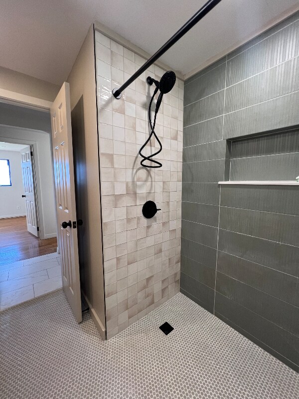 Building Photo - 625 E Myrtle Ave