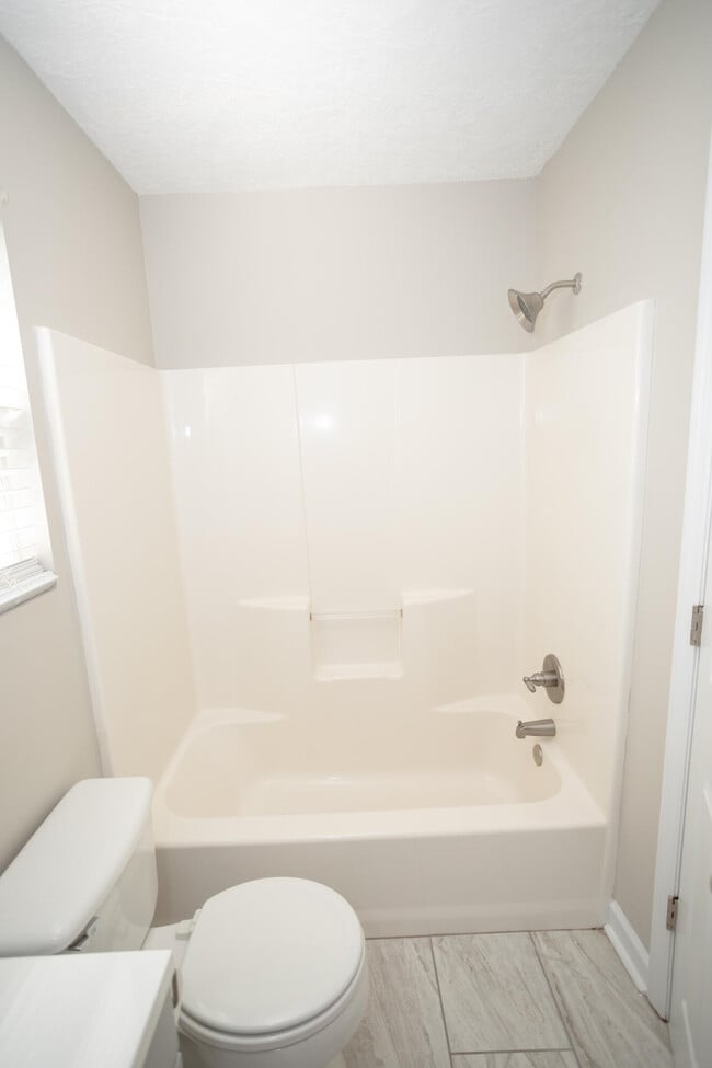 Building Photo - 503 Wendover Way