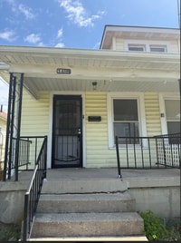 Building Photo - 1409 Young St
