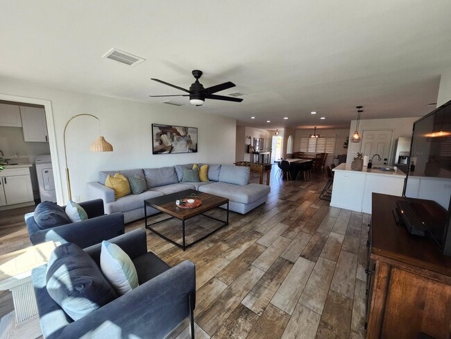 Building Photo - 7225 E Villa Way
