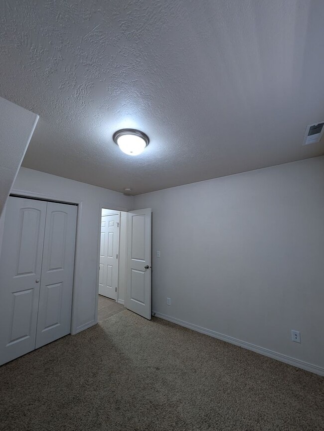 Building Photo - 282 La Valle Strada
